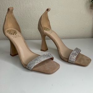 Vince camuto relasha woman’s suede tan heels with rhinestones